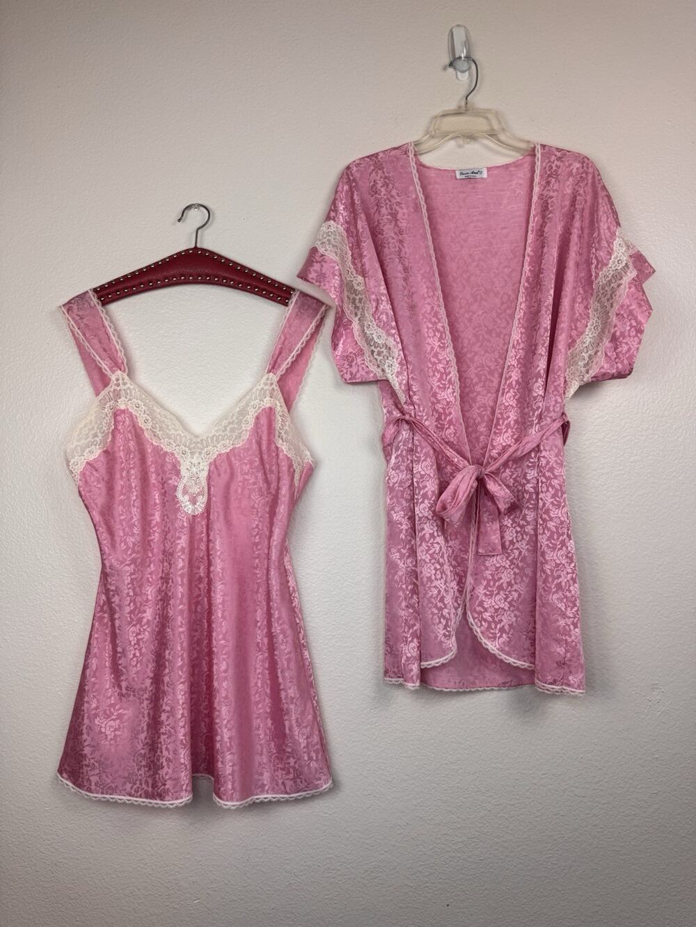 Vtg Lucie Ann II 2 Pc Set Floral Jacquard Satin Chemise Nightgown Robe Pink M